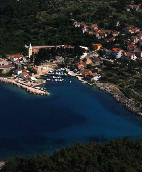 Apartment With Terrace And Sea View Mali Losinj Exterior photo