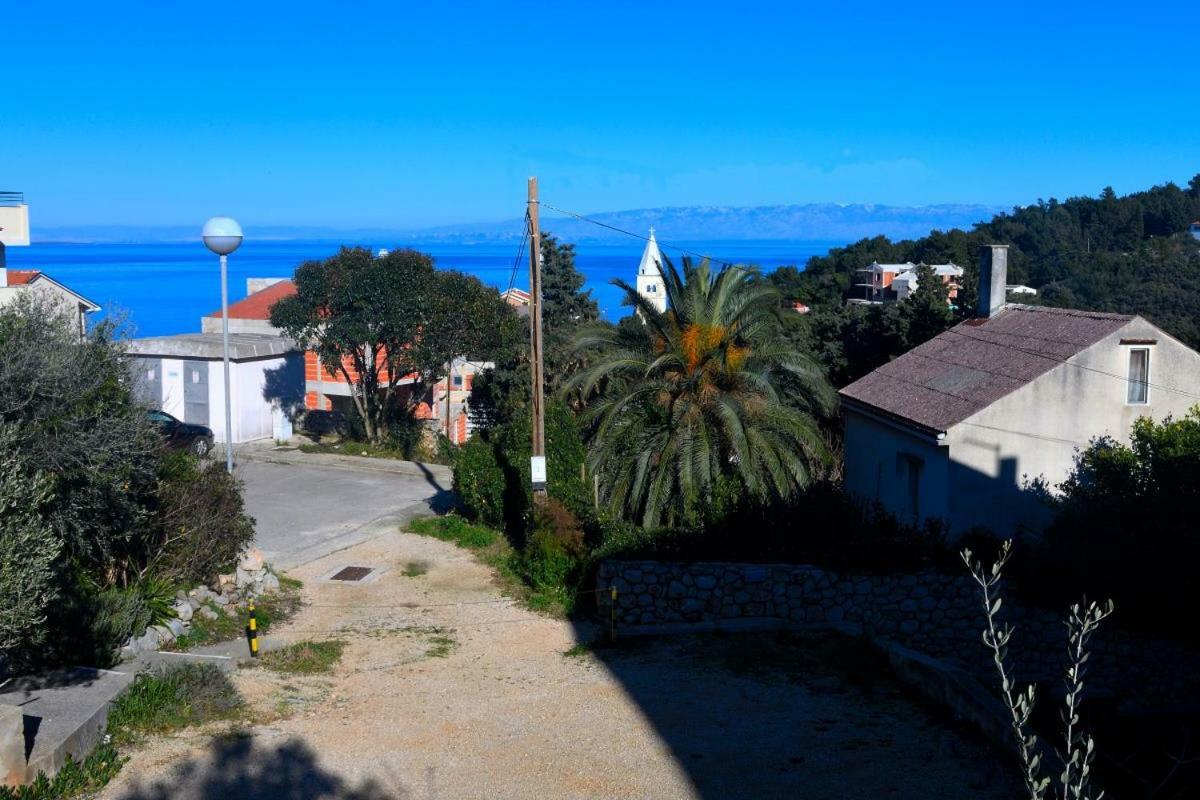 Apartment With Terrace And Sea View Mali Losinj Exterior photo